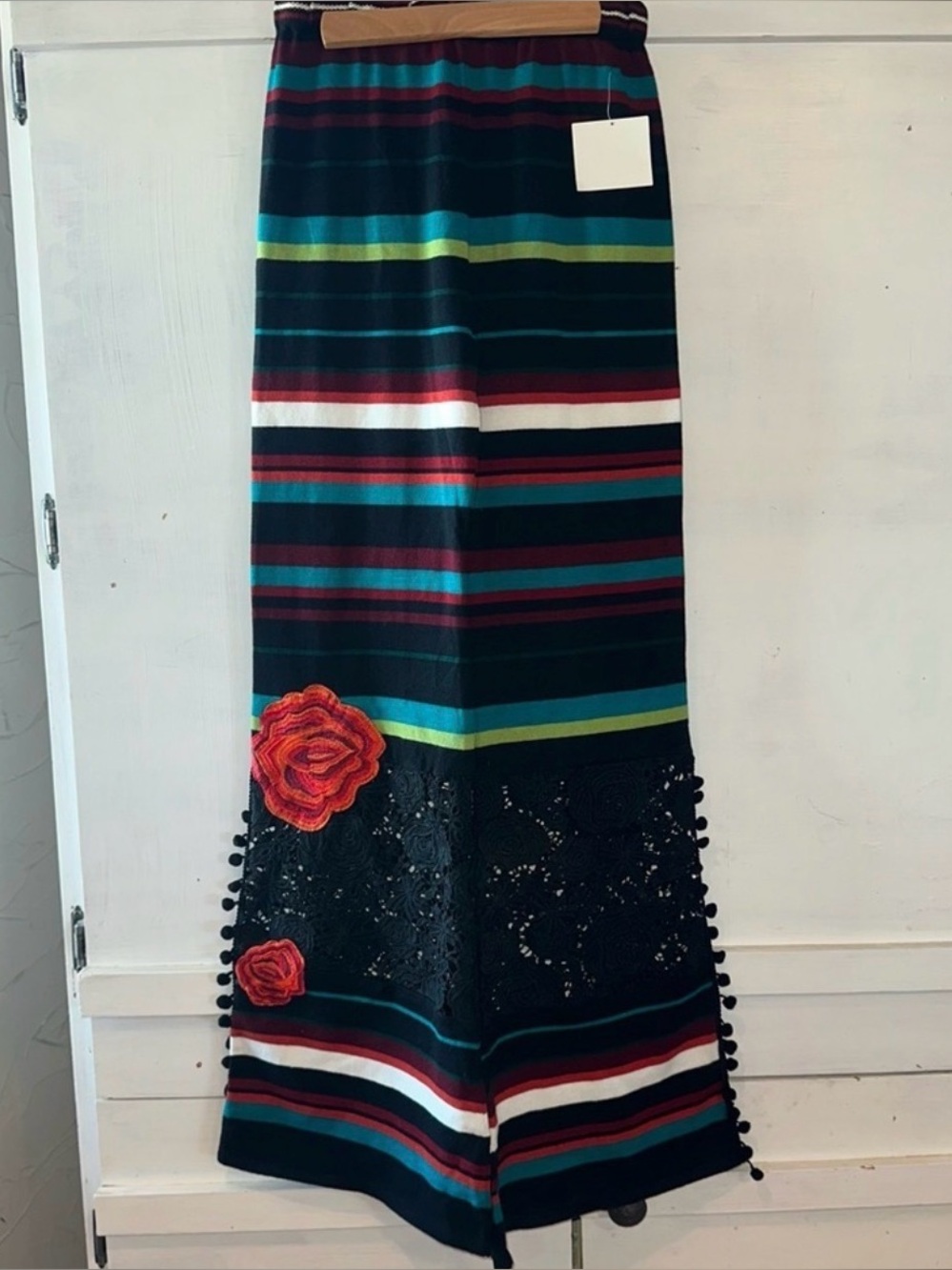 NWT Rodeo Quincy ELLA-ROSE
Hobo Gypsy NWT Fiesta Crochet
Flare Pants Size: S NFR